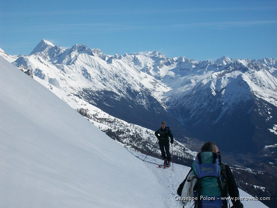 10 Le splendide montagne della Valle Camonica, a SX, l'Adamello .jpg